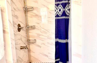 Upgraded, Stylish & Comfy 1 Bedroom/1 Bath Studio - Photo 12