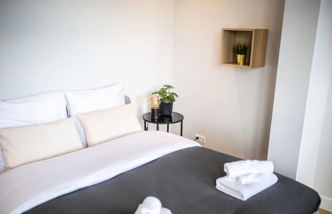 Spacious 2 Bedroom Serviced Apartments 71-77m2 - Photo 15