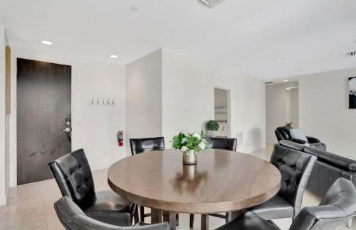 Coastal Condo Deerfield Beach Retreat 3 bed 2 bath - Photo 37