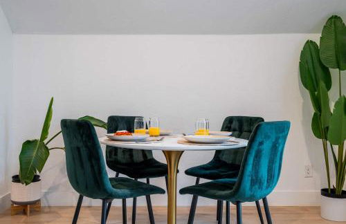 Symphony at The Key - 7BR Mansion , 1mi to UF & DT - Photo 32