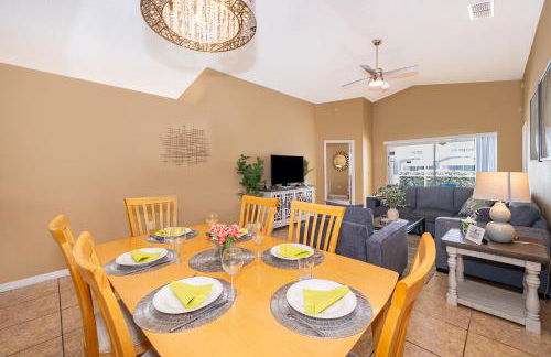 Family-Friendly 5-Bedroom Home With Pool Near Disney - Foto 17