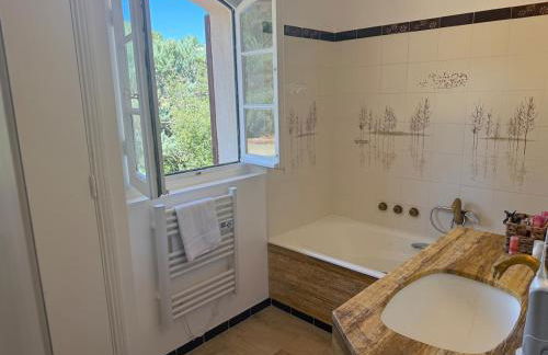 Nouveauté Villa pour 10 Personnes avec Piscine, Pétanque au Coeur des Oliviers de Provence - Foto 2