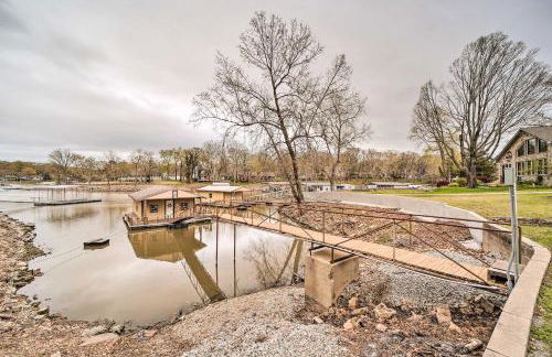 Kayaks and Boat Dock Waterfront Home in Grove - Foto 28