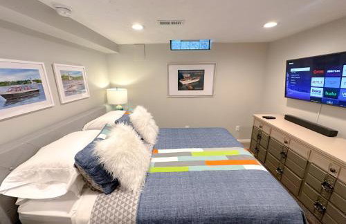 Lakefront 5 Bedroom Vacation Home - Sleeps 12! - Foto 31