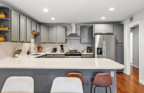 Mid-century home in Zilker with a backyard - Foto 6