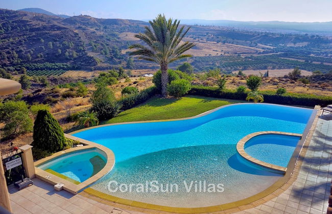 Amazing Luxury Villa, Enormous Heated Pool Jacuzzi, Gym, Games Room In Paphos, - Foto 49