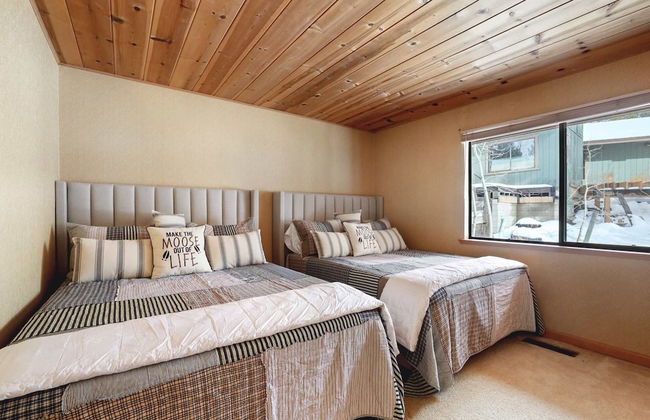 Tahoe Forest Chalet 3BR House w/ Mountain Views - Foto 4