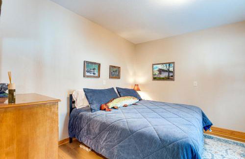 Private Dock, BBQ Ready Lakefront Fifield Home! - Foto 16