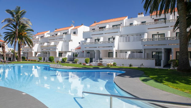 Apartamentos Los Rosales - Photo 2