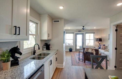 Gorgeous Cabin Great for Groups or Families with Jacuzzi, Fire Pit and Views in Alabama - Foto 20