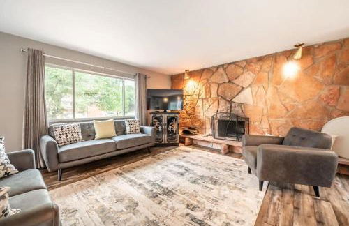 Flagstone Hall! Family Home w Scenic Views - Foto 1