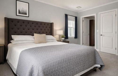 Spacious 5-Bedroom Retreat in Forest Park - Foto 11