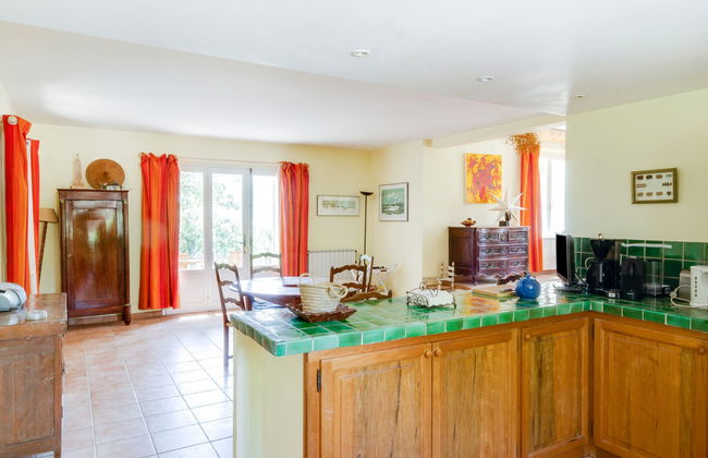 3 bedroom House in Saint-Martin-de-Castillon with private pool and garden - Photo 6