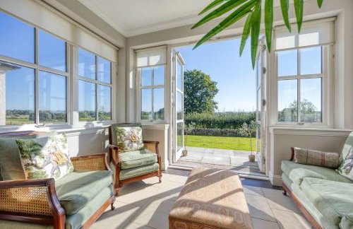 Stunning 4 Bedroom Farmhouse - Foto 19