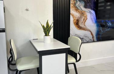 AMIRI Hollywood 5 mins from Hard Rock Stadium & The Guitar - Foto 50