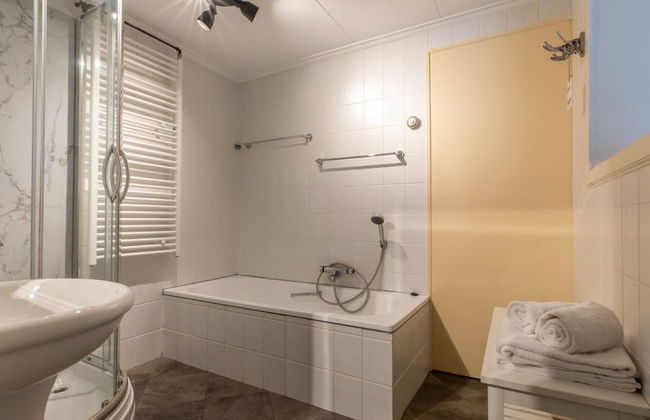 Welcoming Holiday Home With Garden - Photo 7