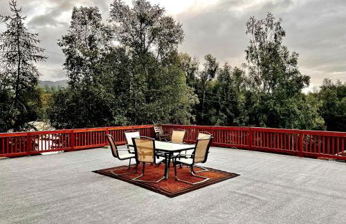 Newly Remodeled spacious units, minutes from mountains, inlet, downtown and airport - Photo 3