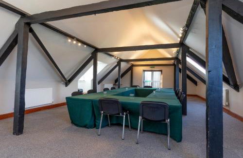 Charney Manor - Photo 56