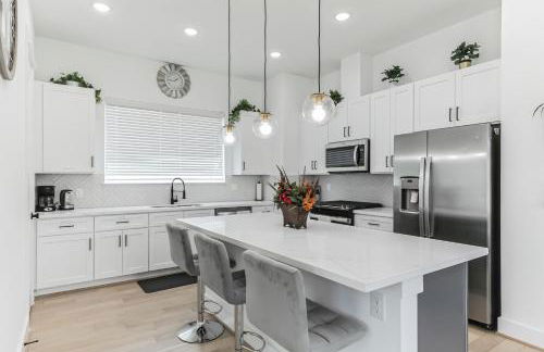 Modern Luxury retreat in downtown - Photo 28