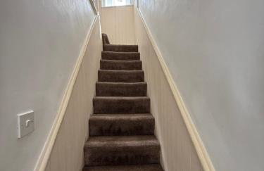 Central 3BR Home - Huddersfield Serviced Accomodation - Walk to Station & Town - Business Travellers - Families - Students - Photo 21