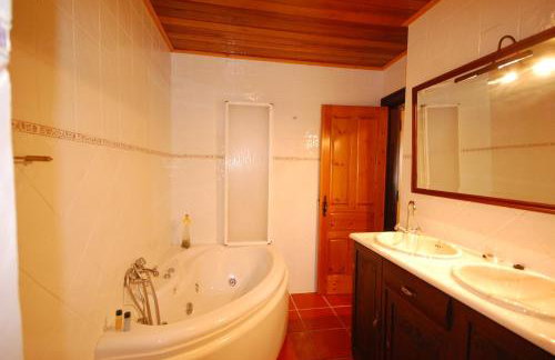 Rustic Villa Tavira with Mountain Views and Pool - Foto 8