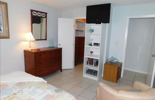 H5 close to the front pool and clubhouse downstairs by lake - Foto 16