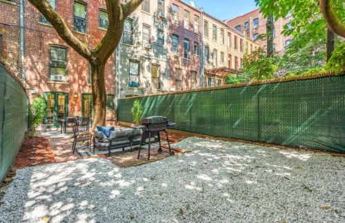 Newly Renovated 2BR w Rare Private Backyard and BBQ - Foto 28