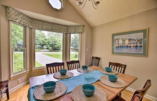 Scenic Smith Mountain Lake Getaway with Deck and Dock! - Foto 6