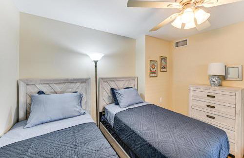 Dock and Gazebo! Lakefront Duplex Near South Haven - Foto 20