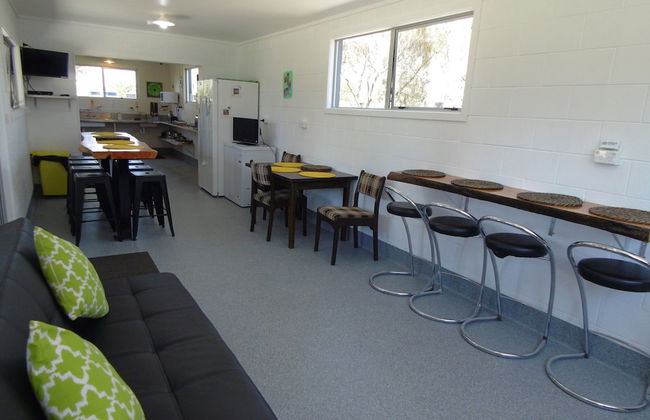 Glenavys Waitaki River Motor Camp - Caravan Park - Foto 23