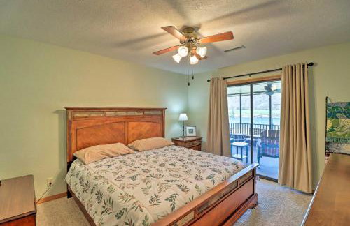 Scenic Riverview Getaway with Screened Porch! - Foto 15