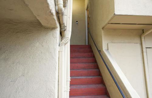 The Black and White House - Foto 13