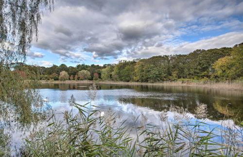 Remote Long Island Lakefront Cabin with Deck and Grill - Foto 21