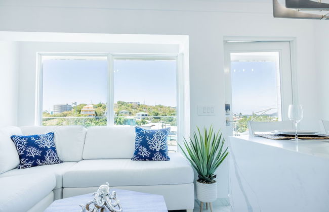 Dolphin Suites - Photo 9