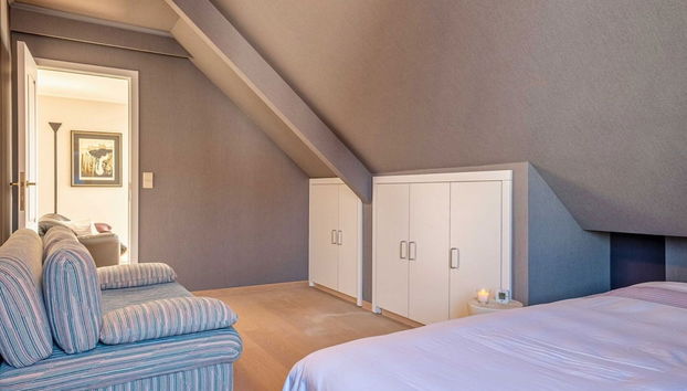 Balcony Views & Comfort - Foto 2, Habitación