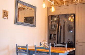 Den of Joy Humberston Fitties sleeps 6,hot tub,log burner - Foto 6