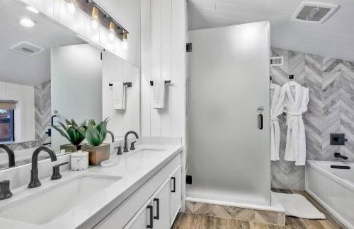 Modern Mtn Cabin Lake, Trails, Dining Sleeps 12 - Foto 22