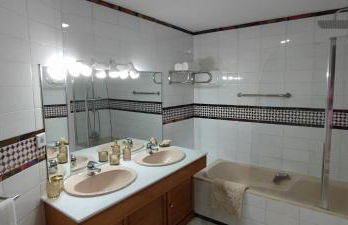 Marbella Suite - Photo 44