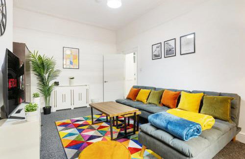 Central LDN 3-Bed Sleeps 8, Garden & Parking - Photo 16