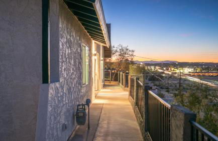 Desert Villa - EV, Hot Tub, Grill, Bar, Games, RV Parking in Twentynine Palms Downtown - Foto 61