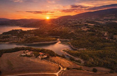 SCAPPO IN UMBRIA, casale al lago - Foto 49