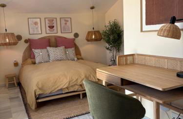 Luxury Villa with Panorama View and Heated Pool - Photo 28