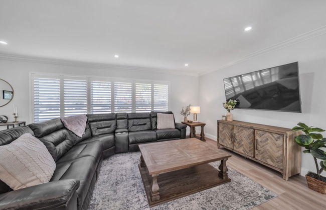 Luxury Waterfront Home Minutes from the Beach by RedAwning - Photo 12