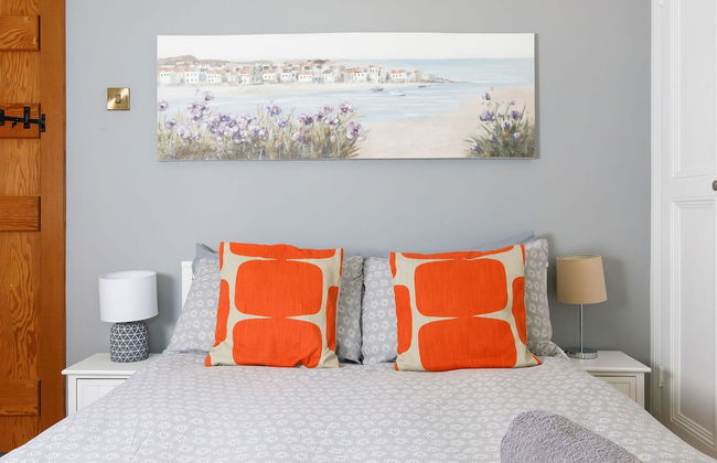 Tranquil Luxe in Country Cottage - Photo 24