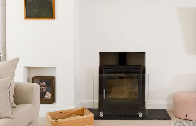 Stunning 5BR Home With Pool - 5 min to Beach - Foto 17