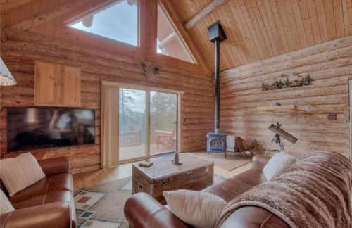 Cozy Log Cabin Loft Hot Tub on 5 wooded acres - Foto 10