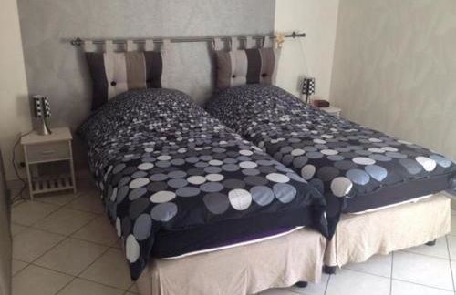 Charmant Gîte à Étain, Tout Inclus, Proche Verdun avec Terrasse et Parking - FR-1-585-3 - Foto 3