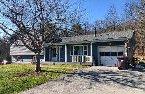 Family River Valley Retreat with Fireplace - Foto 36