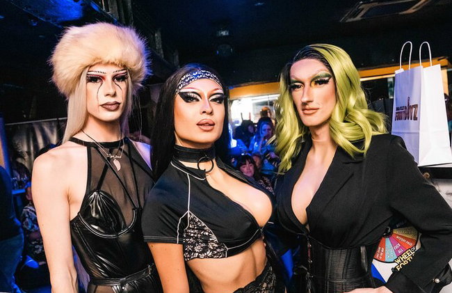 FunnyBoyz Liverpool - Drag Shows, Ehrungen, Brunches & Kneipentouren - Foto 9