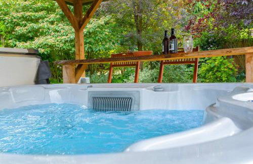 Seven Space - 7 Bedroom Home with Large Garden & Hot Tub - Foto 3